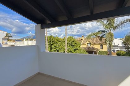 c6d614663684417f4a4baef31647934e - 27