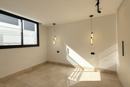 c6d614663684417f4a4baef31647934e - 34