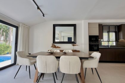 c6d614663684417f4a4baef31647934e - 6