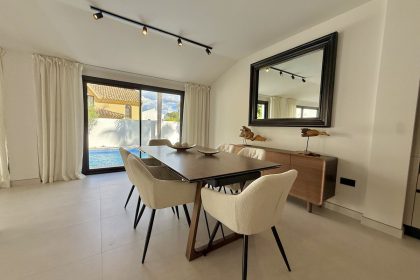 c6d614663684417f4a4baef31647934e - 9