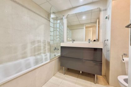 c6e335471afcd93d979e6c9129cf7539 - 23