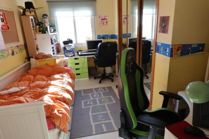 c6f06ca25e44e76e085be842d28ba934 - 12