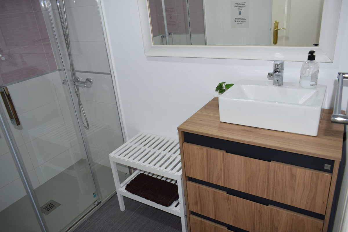 c90044bdd30071cf829731c6ac4bc477 - 17