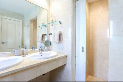 c901f69fe9fa9e277509f40cfeb8c359 - 19