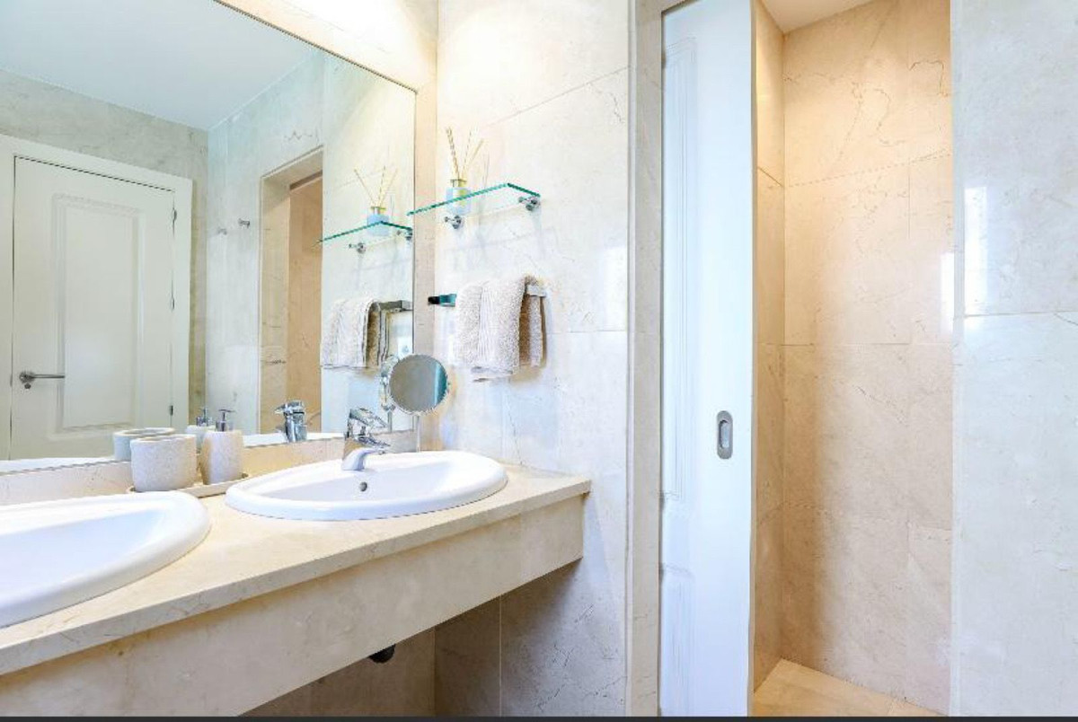 c901f69fe9fa9e277509f40cfeb8c359 - 19