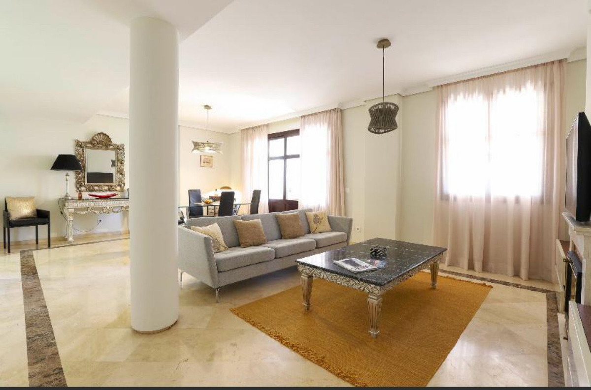 c901f69fe9fa9e277509f40cfeb8c359 - 2