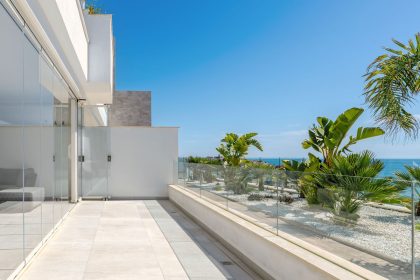 c9d148f1830fcaa49e1bcd28c4ca6f44 - 13