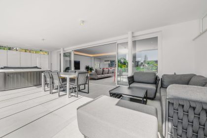 c9d148f1830fcaa49e1bcd28c4ca6f44 - 15