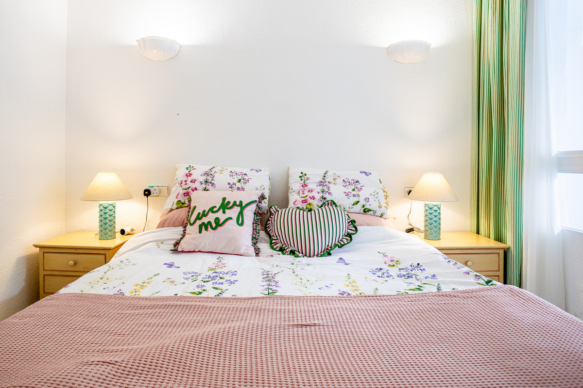 ca11438070be0dce56ab7e5d14e5c5fd - 12