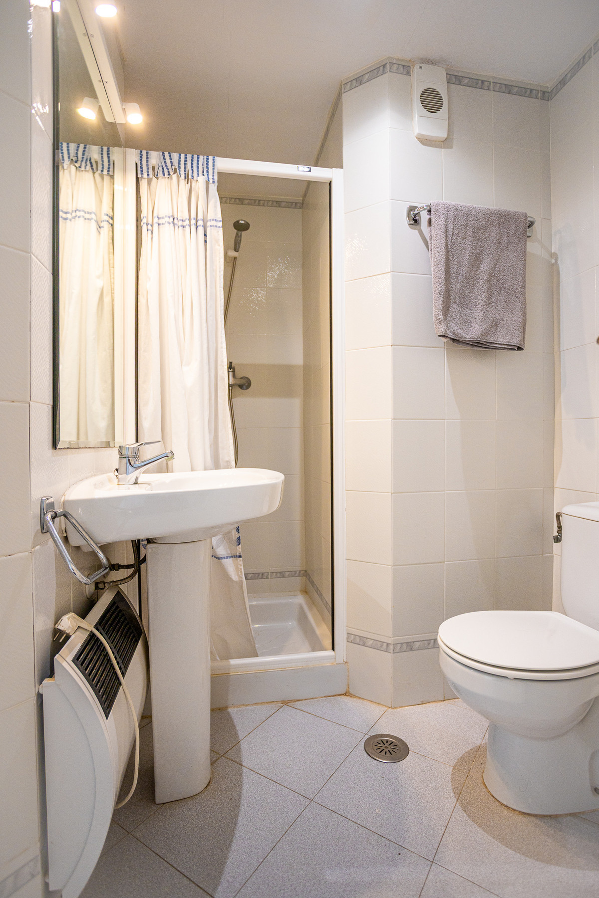 ca11438070be0dce56ab7e5d14e5c5fd - 13