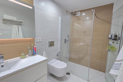 cae542792d8b09d99b55816650aa4100 - 30