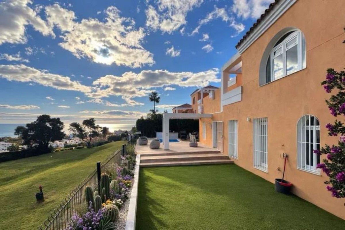 cae567a621232874d823ece201bff4b9 - 2