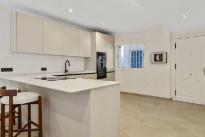 caf556ec0b8af8b2f13ae8a660f9efbd - 10