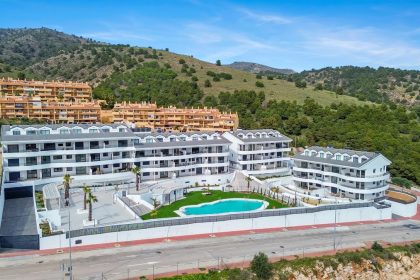 cb250bb04ababbb77db70c7a8a0f7b33 - 1