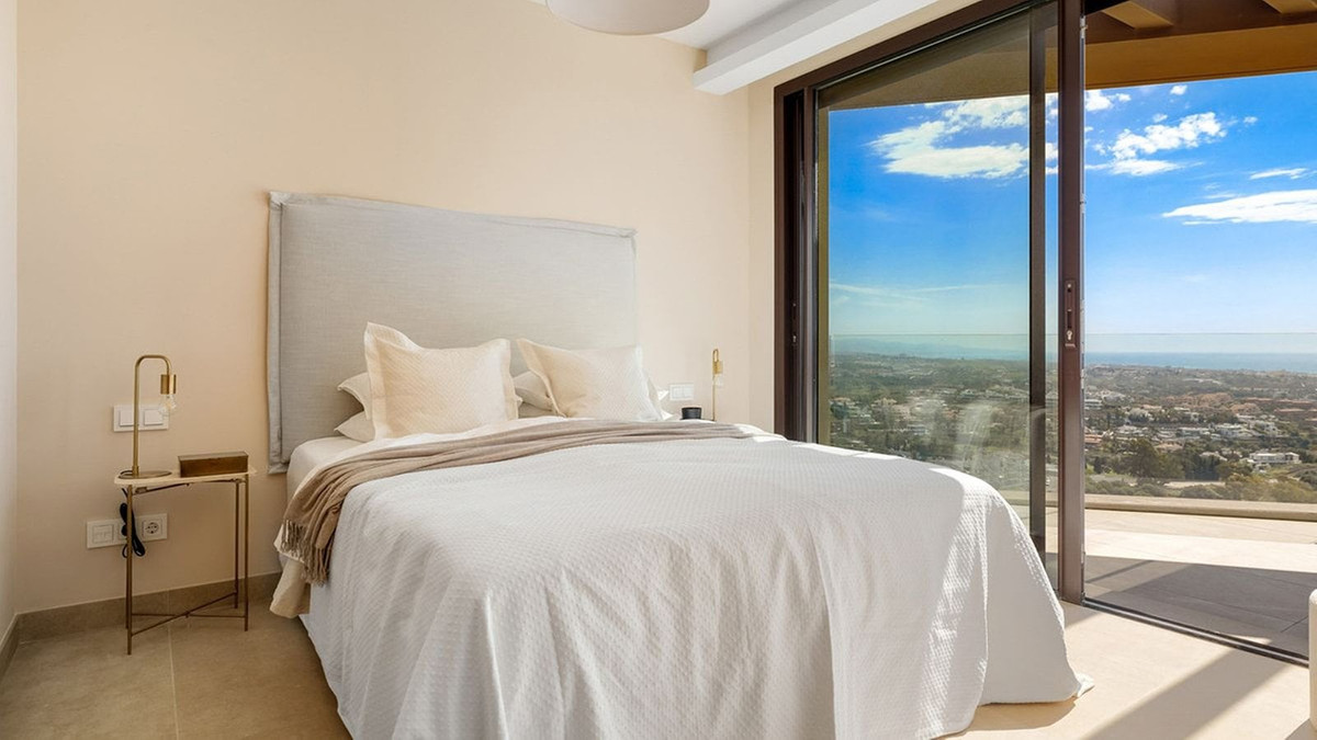 cb4aa1c2ad956267b061439f245783ea - 18