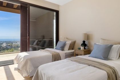 cb4aa1c2ad956267b061439f245783ea - 24