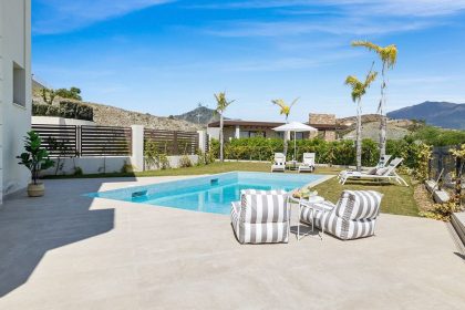 cb4aa1c2ad956267b061439f245783ea - 28