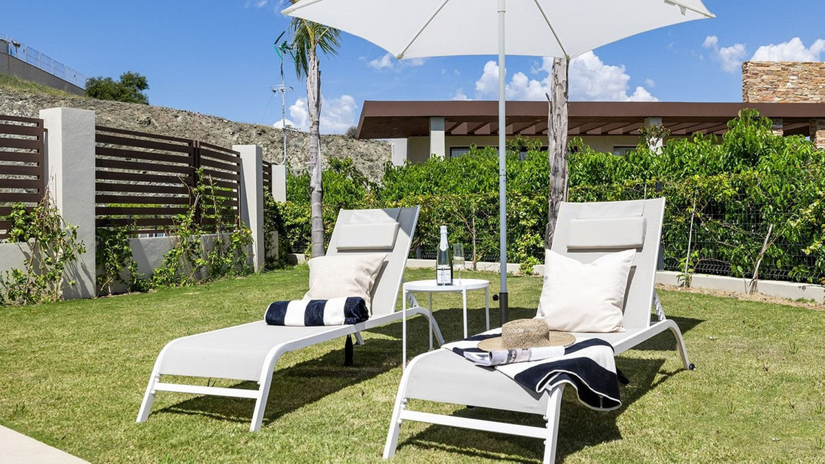 cb4aa1c2ad956267b061439f245783ea - 30