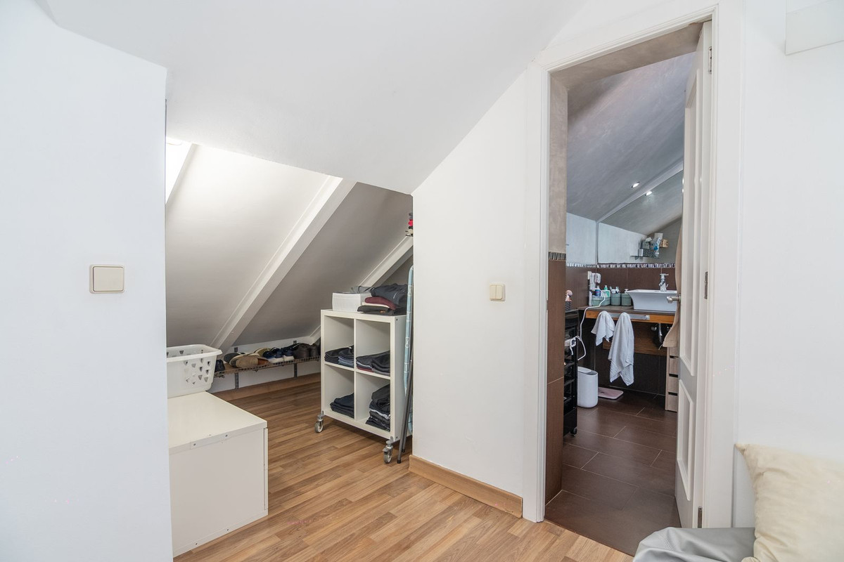 cb4ce16126278e94f5a42db4d1b8dcef - 13