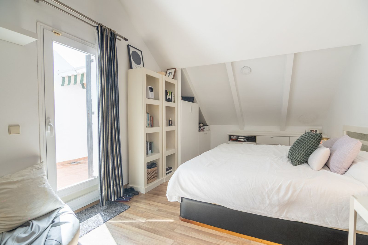 cb4ce16126278e94f5a42db4d1b8dcef - 28