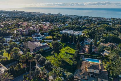 cb9d7b86e20c14daf4ed53c5a2d0d295 - 1