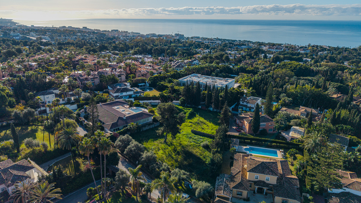 cb9d7b86e20c14daf4ed53c5a2d0d295 - 1