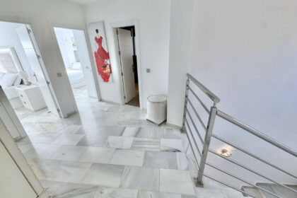 cbb7f4f39e2d4dcf25c9157b515f6353 - 14