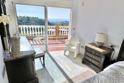 cbb7f4f39e2d4dcf25c9157b515f6353 - 16