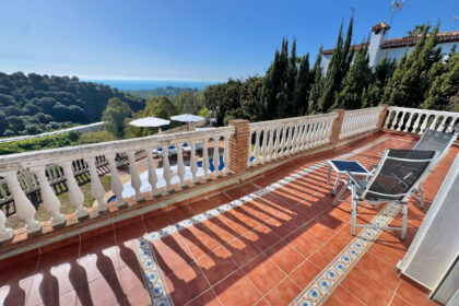 cbb7f4f39e2d4dcf25c9157b515f6353 - 17