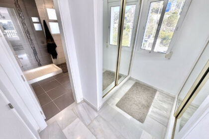 cbb7f4f39e2d4dcf25c9157b515f6353 - 19