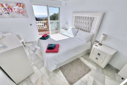 cbb7f4f39e2d4dcf25c9157b515f6353 - 21