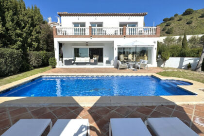 cbb7f4f39e2d4dcf25c9157b515f6353 - 30