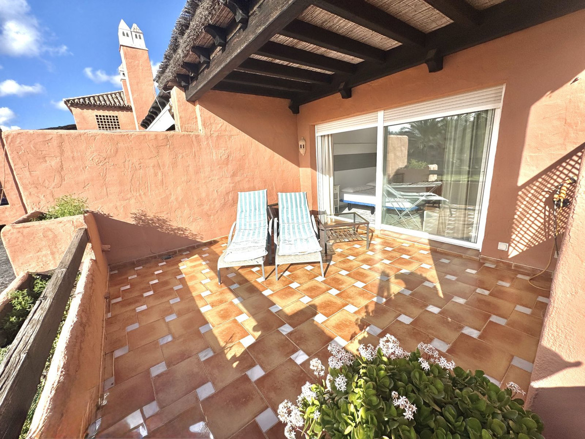 cbfbc7bf5b90e553965c09f9f7f82c12 - 18