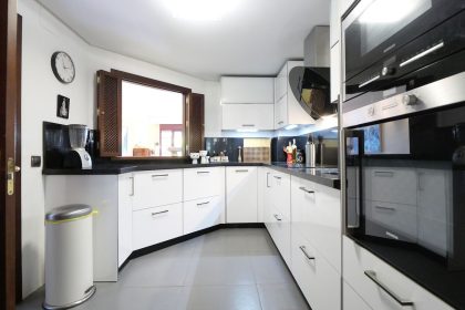 cc1ae8e1ed79adc2454397237116aff5 - 16