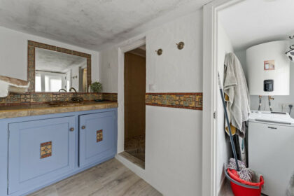 ccb5b3019adfeccb9379d29255d1e284 - 24