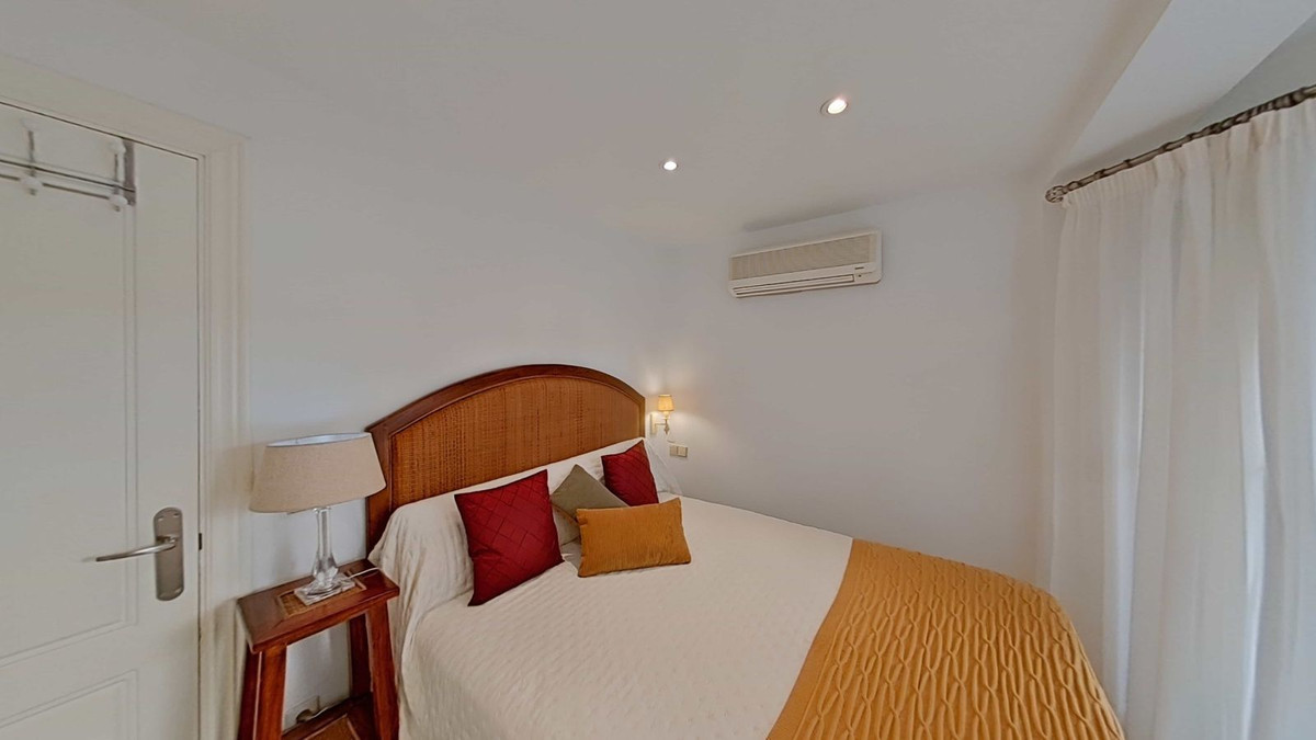 cda318c33a2785bc5404cc644833c6eb - 24