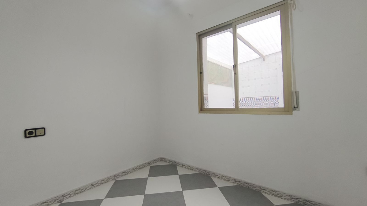 cdf71db21730d916038e4fa95a3aa0c8 - 12