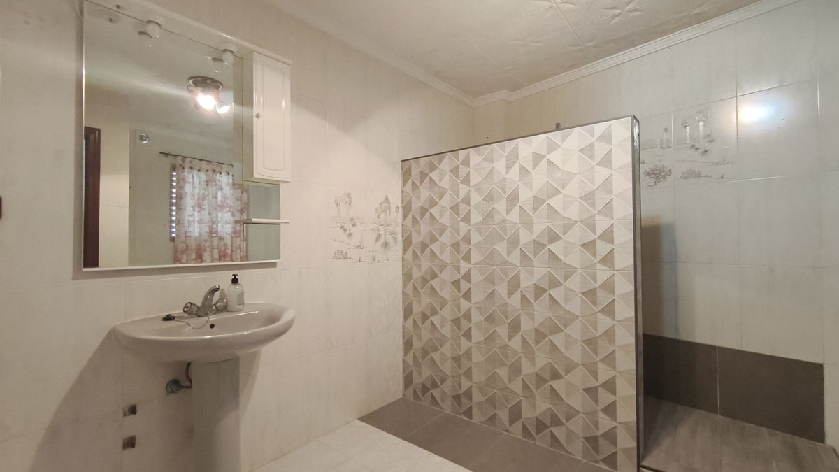 cdf71db21730d916038e4fa95a3aa0c8 - 14