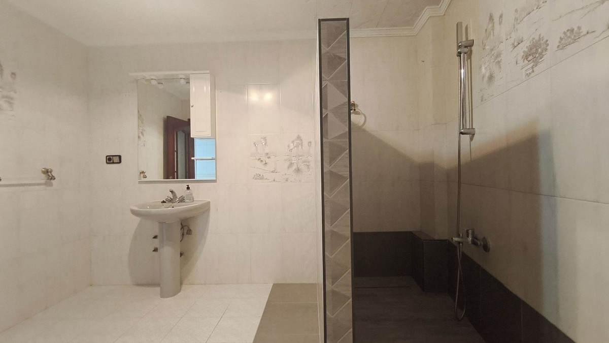 cdf71db21730d916038e4fa95a3aa0c8 - 15