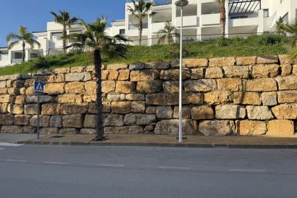 ce1c05f5e0097d844134ed57fb39e470 - 16