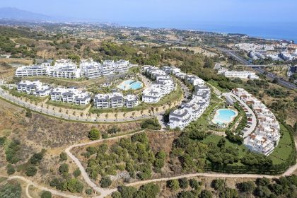 ce1c05f5e0097d844134ed57fb39e470 - 21