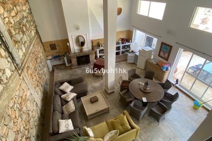 ce6be5ea6cde7df237a1a4d2ab0eb7d7 - 1