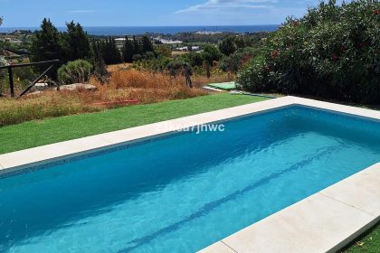 ce76da572e9fac4aa7a14d1ff4a4ce0d - 17