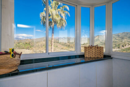 ce87f97543bb37b59479bb63f6ac0b82 - 13