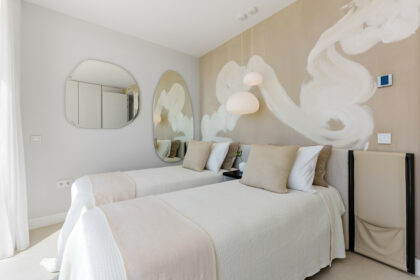 cedd8ff9226df36f14a3fdd7a0b1b633 - 12