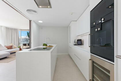 cedd8ff9226df36f14a3fdd7a0b1b633 - 3