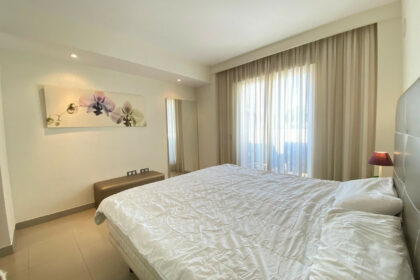 cfa305336f050462d06b5adf621994d6 - 11