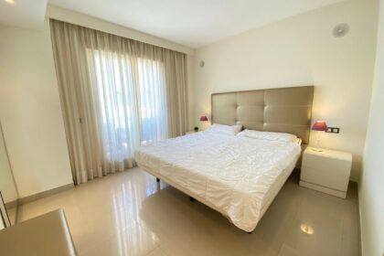 cfa305336f050462d06b5adf621994d6 - 12