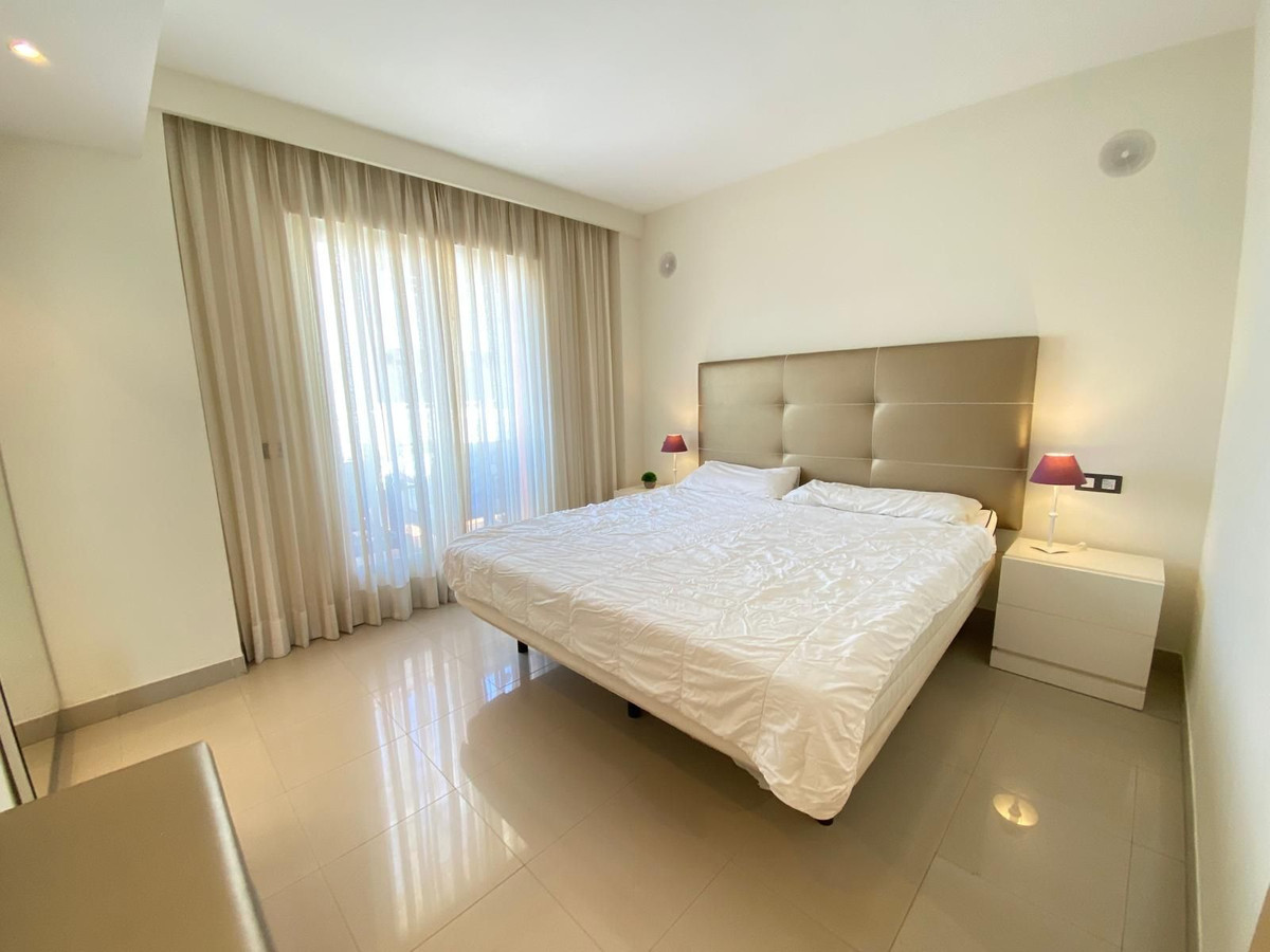 cfa305336f050462d06b5adf621994d6 - 12