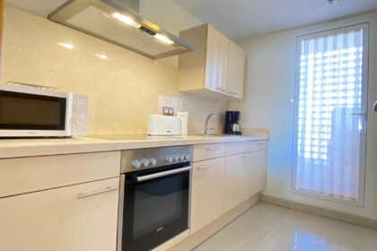 cfa305336f050462d06b5adf621994d6 - 8